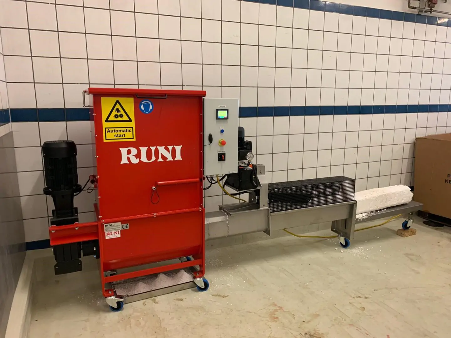 Styroporpresse von GETAG zur Reduzierung grosser Abfallmengen